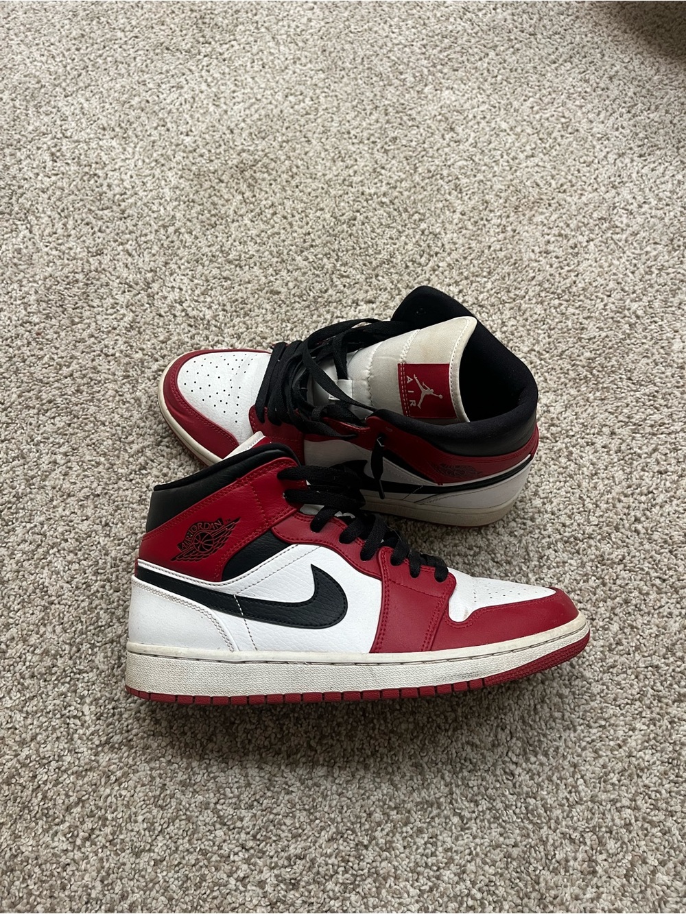 Authentic Air Jordan 1 mid Chicago